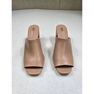 NEW MIA Womens Peep Toe Block Heel Mules Size 6.5 Beige